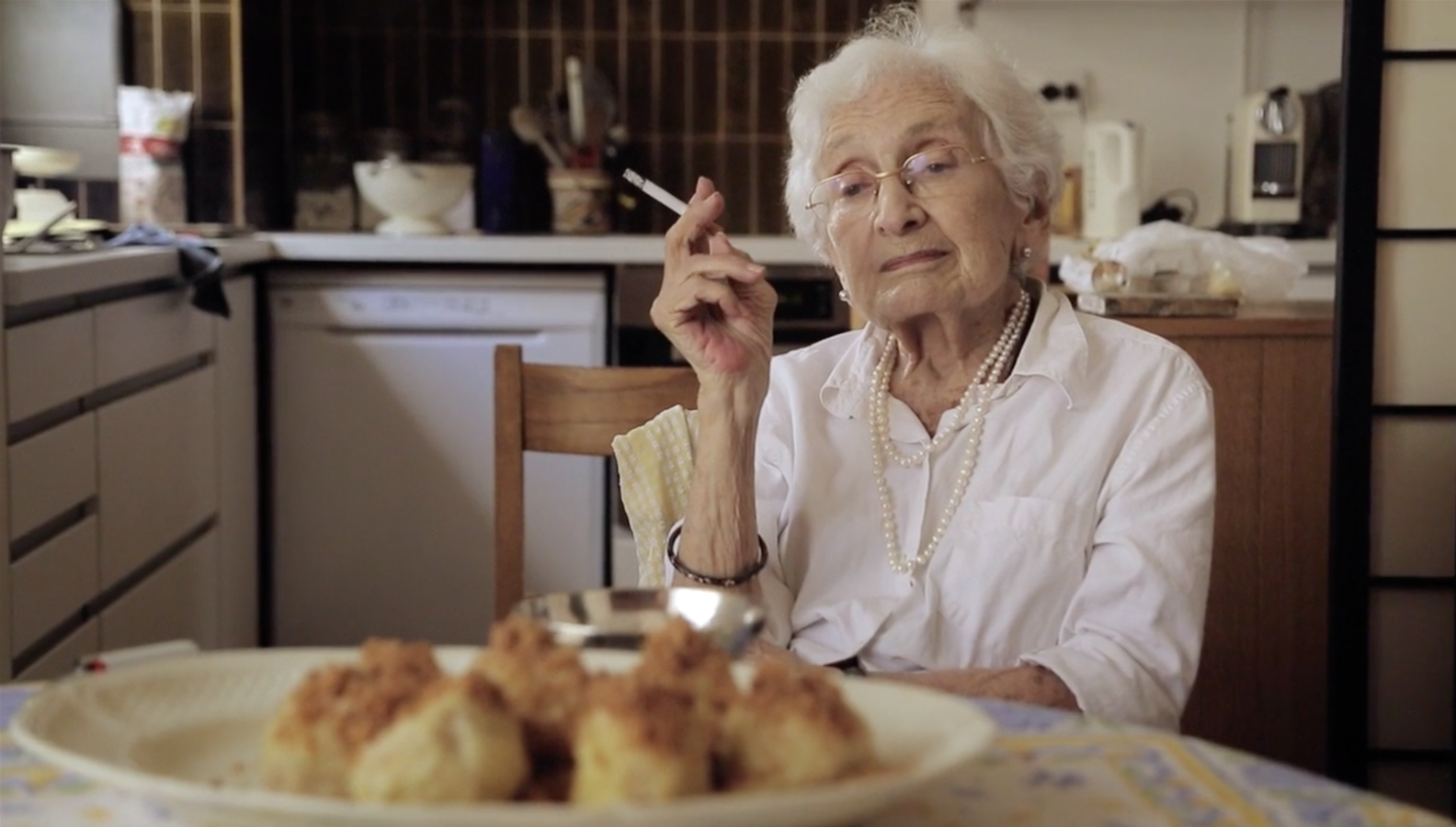 Me my grandma. Бабуля норма. Grandmas актрисы. Старуха Norma. Хиккас Грандма.